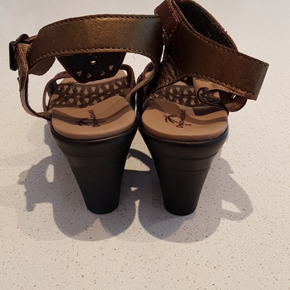 Dromedaris Wedge Sandals - Picture 5 of 8